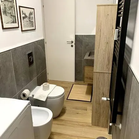 Con Terrazzo Sui Tetti Milanesi Lägenhet