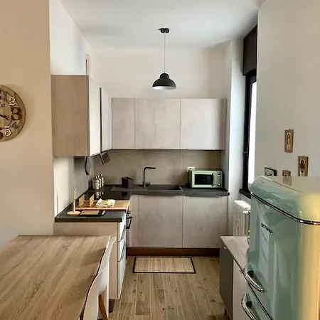 Lägenhet Con Terrazzo Sui Tetti Milanesi Milano