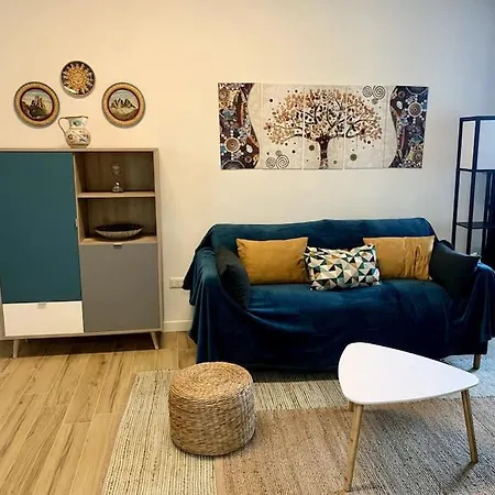 Con Terrazzo Sui Tetti Milanesi Apartamento Milán