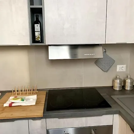 Con Terrazzo Sui Tetti Milanesi * Milán